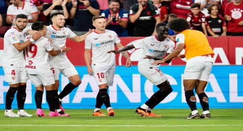 أشبيلية يستعيد الانتصارات بفوز مثير على إسبانيول بالدوري الإسباني